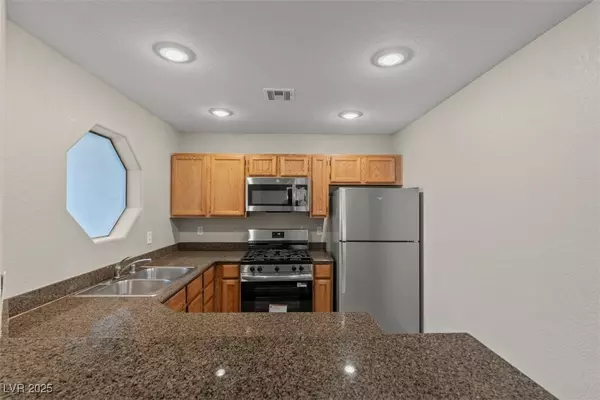 Las Vegas, NV 89118,5042 S Rainbow BLVD #206