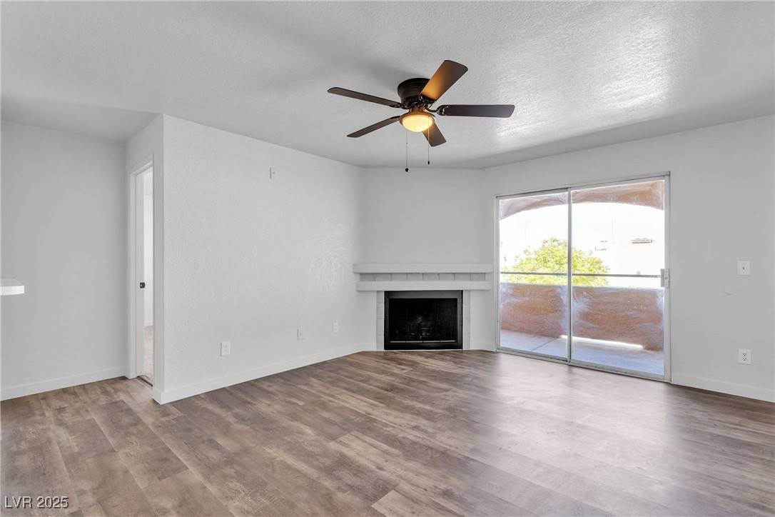 Las Vegas, NV 89107,220 Mission Catalina LN #208