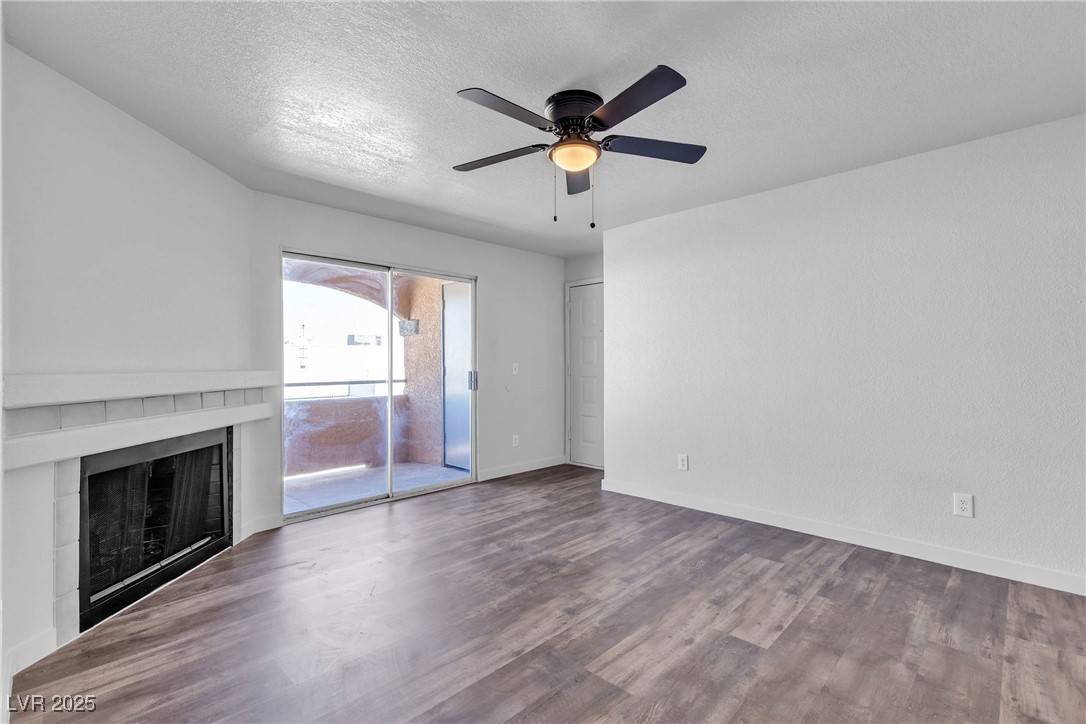 Las Vegas, NV 89107,220 Mission Catalina LN #208