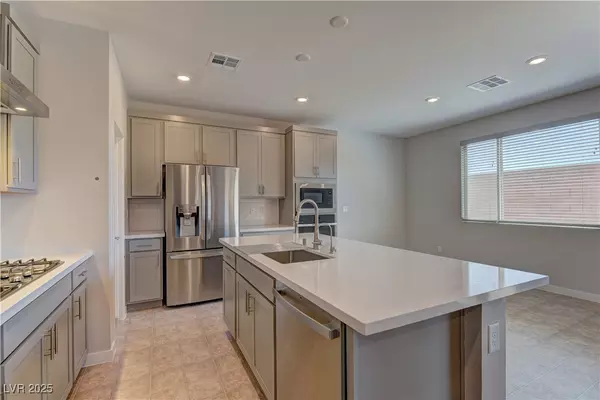 Las Vegas, NV 89148,7080 Onyx Mound ST