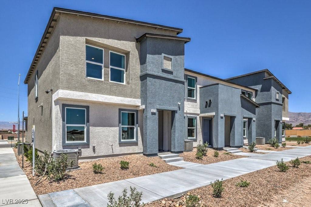 North Las Vegas, NV 89081,6185 Hibiscus Garden ST #180