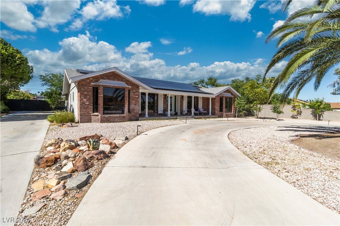 5486 Alfred DR, Las Vegas, NV 89108