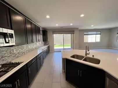 Las Vegas, NV 89166,10043 Desert Bighorn CT