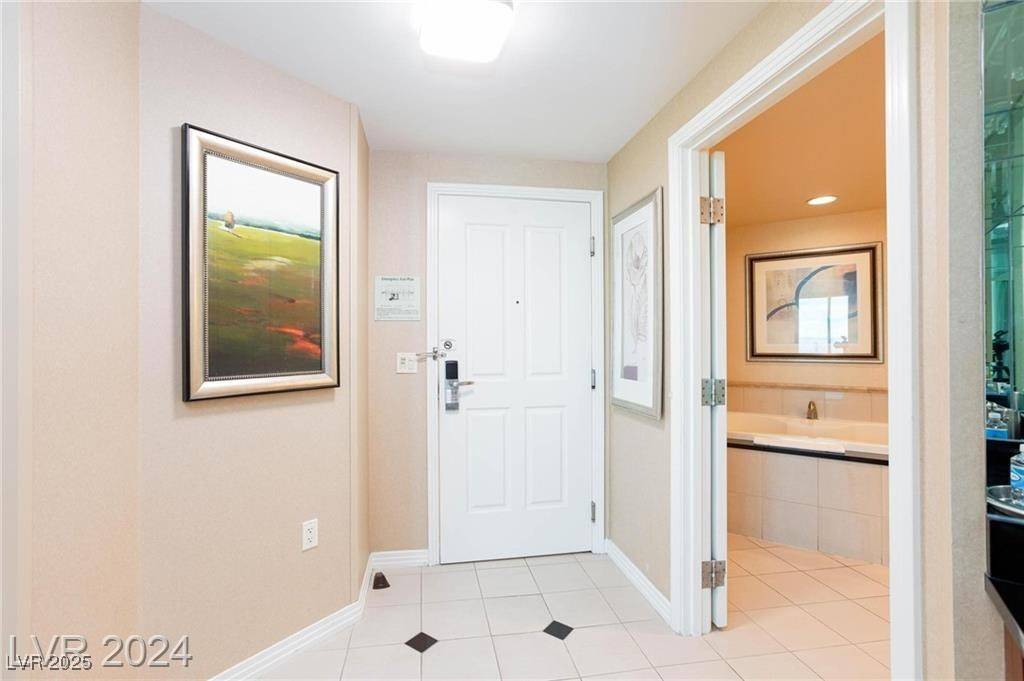 Las Vegas, NV 89109,135 E Harmon AVE #2116