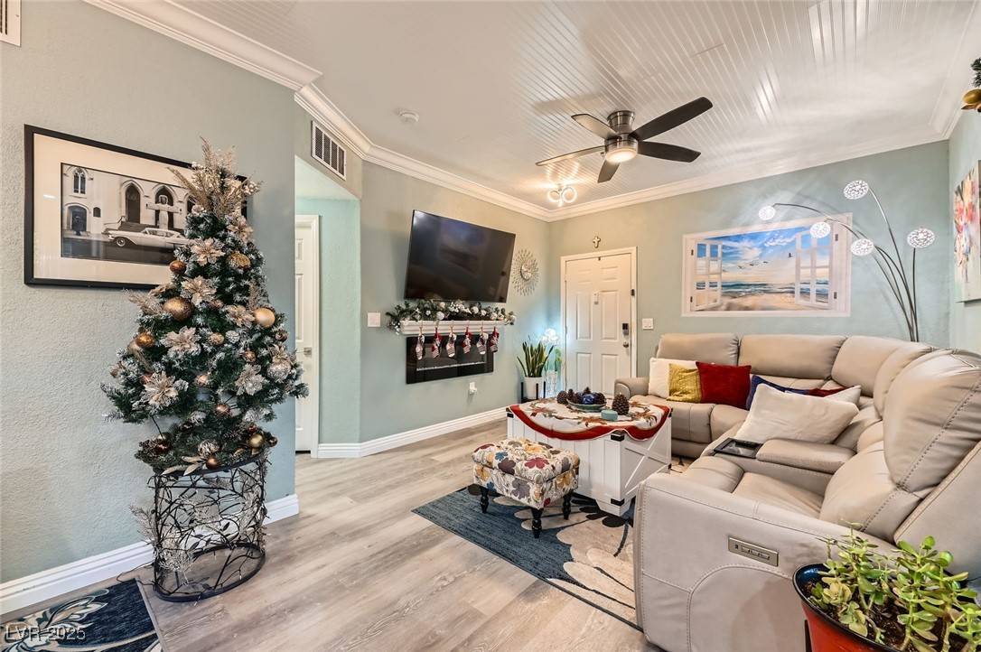 Henderson, NV 89052,830 Carnegie ST #512
