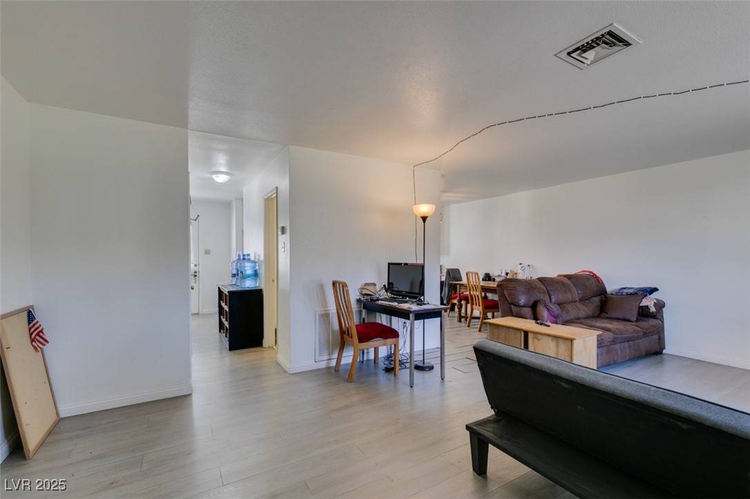 Las Vegas, NV 89121,225 Pecos WAY