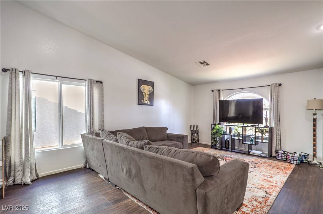 North Las Vegas, NV 89031,2109 Mountain Sunset AVE