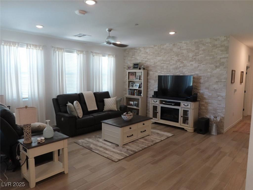 Henderson, NV 89052,2555 Hampton RD #2208