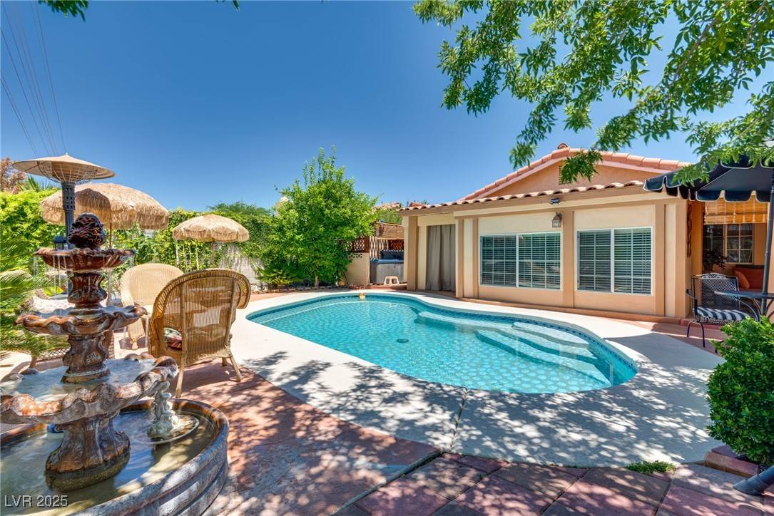 3877 Platis CIR, Las Vegas, NV 89103