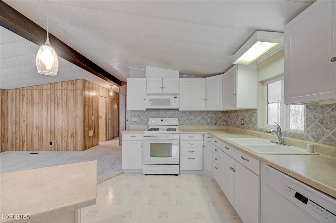 Boulder City, NV 89005,670 Mount Bona WAY