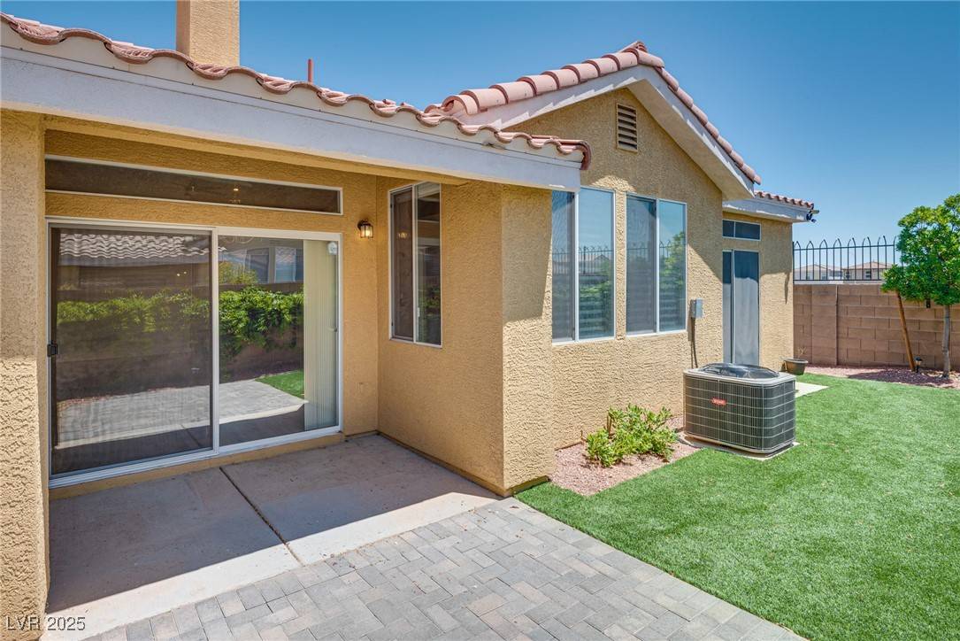 Las Vegas, NV 89148,9257 Blue Flax PL