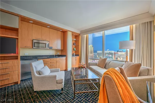 2000 Fashion Show DR #4105, Las Vegas, NV 89109