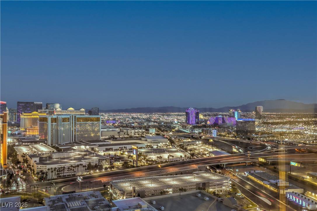 Las Vegas, NV 89109,2000 Fashion Show DR #4105