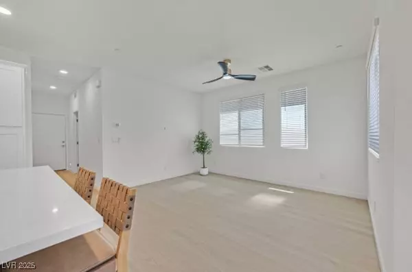 Henderson, NV 89015,33 Newport Edge PL