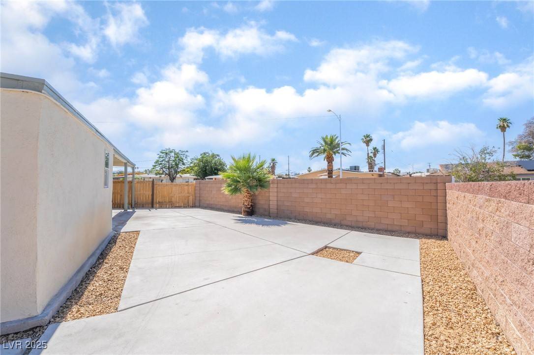 Las Vegas, NV 89107,600 Berry CIR