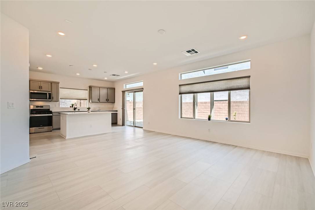 Las Vegas, NV 89141,5804 Gossamer Stone CT