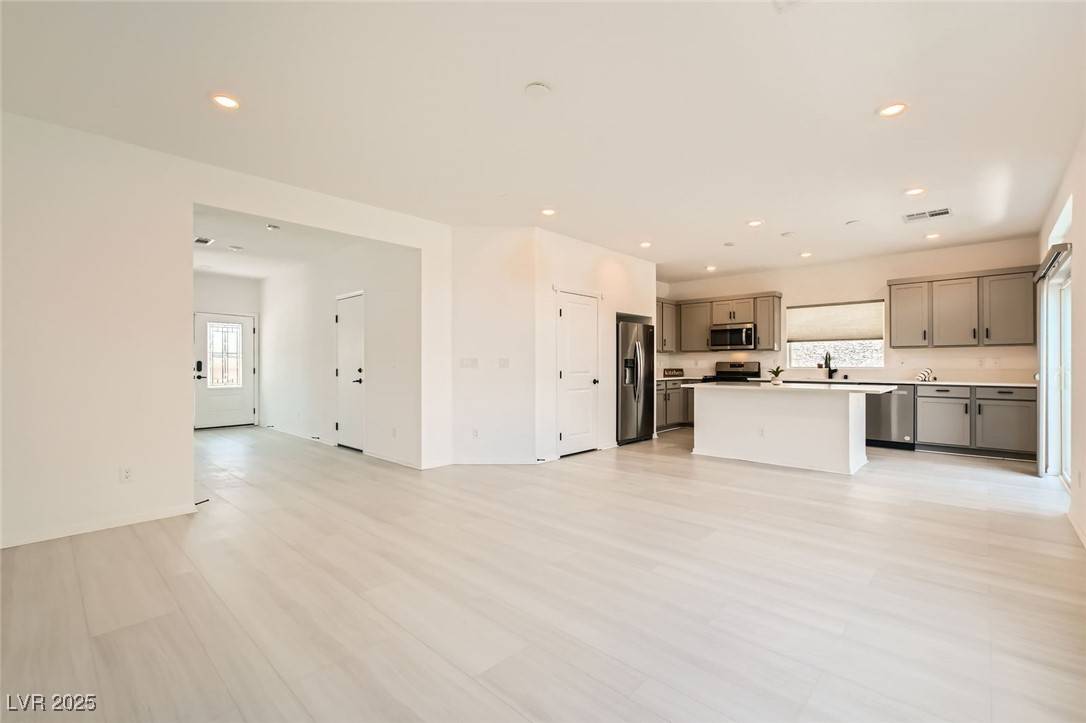 Las Vegas, NV 89141,5804 Gossamer Stone CT