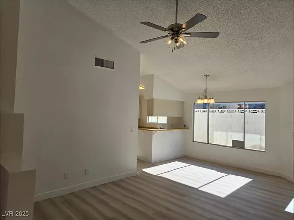 Las Vegas, NV 89108,6636 Old Oxford AVE