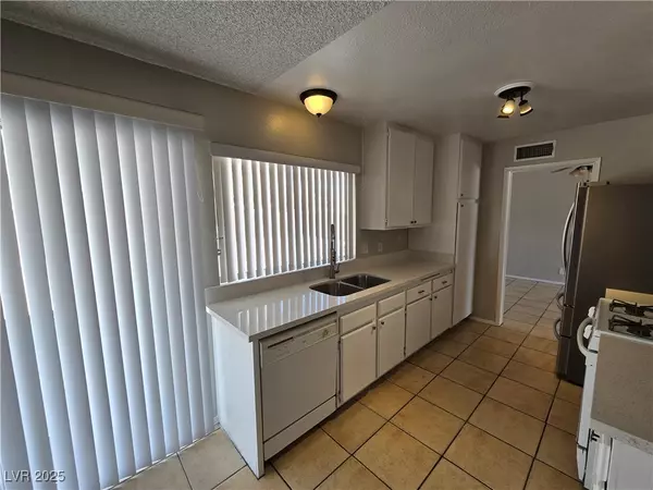 Las Vegas, NV 89147,7550 SILVER LEAF WAY #none