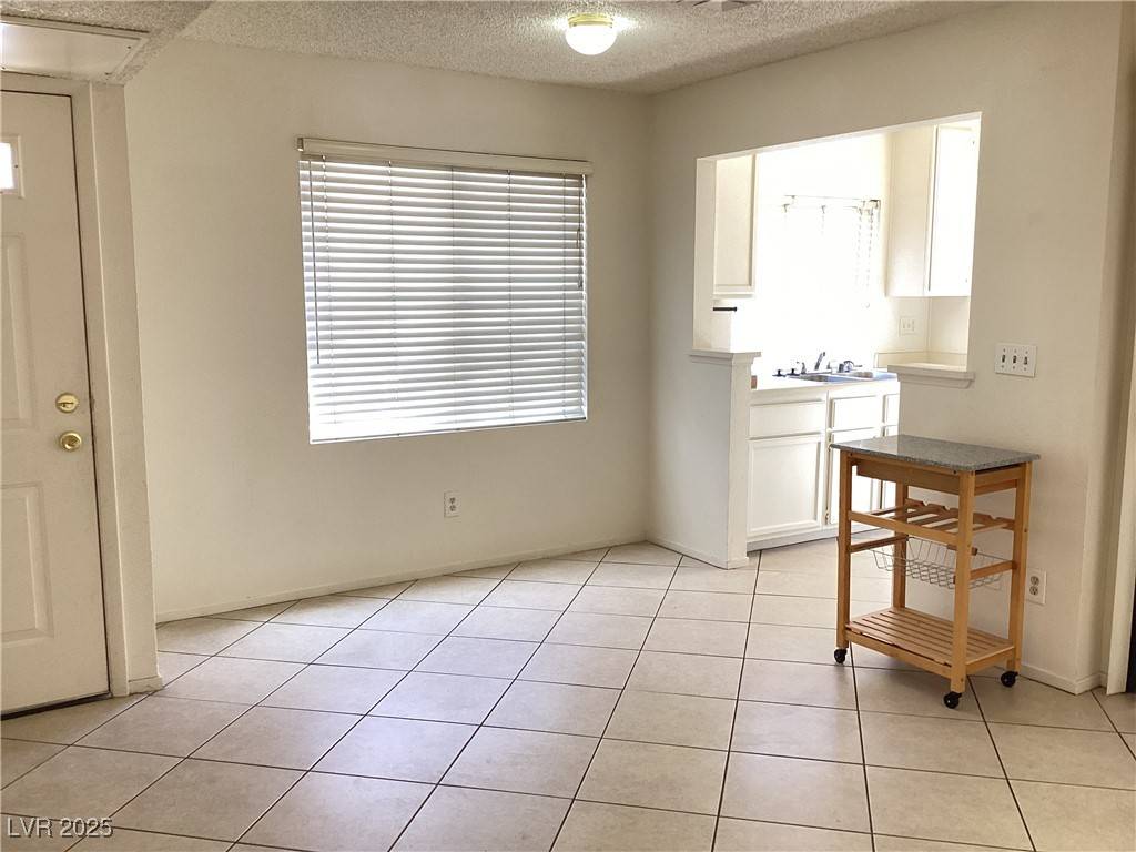 Las Vegas, NV 89103,4801 Nara Vista WAY #103