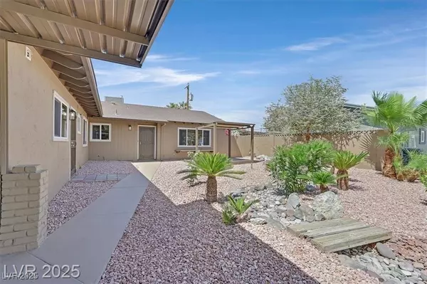 Las Vegas, NV 89121,3101 Greenbriar DR