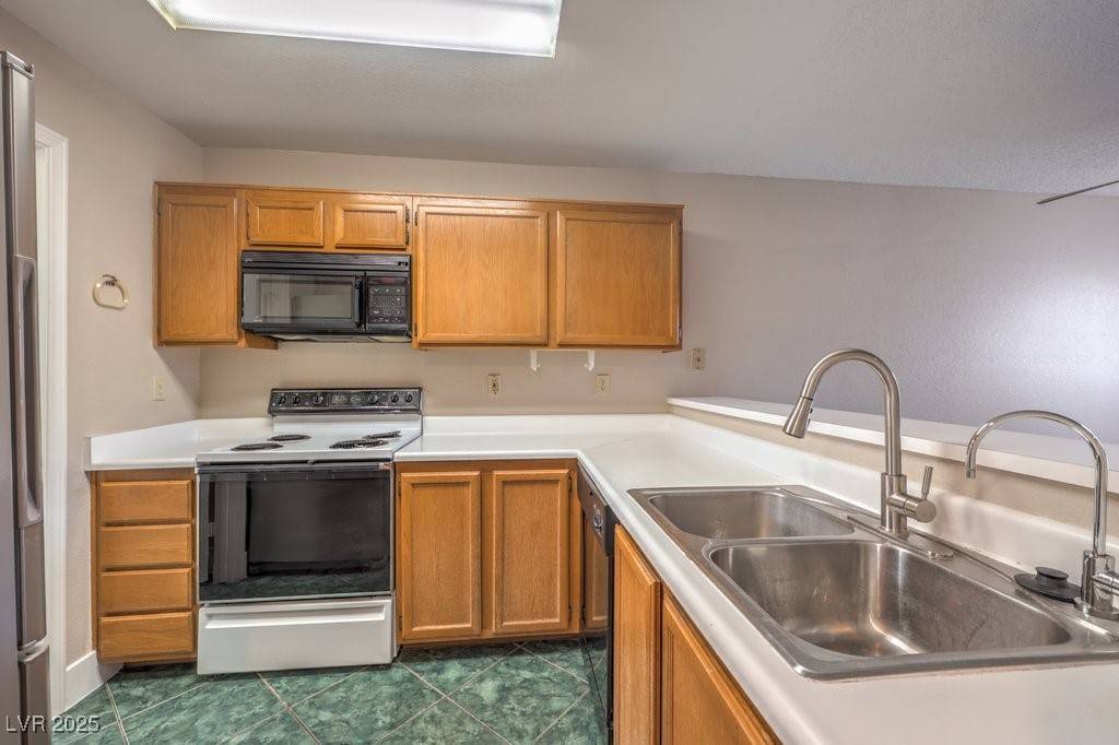 Las Vegas, NV 89146,1800 Edmond ST #124