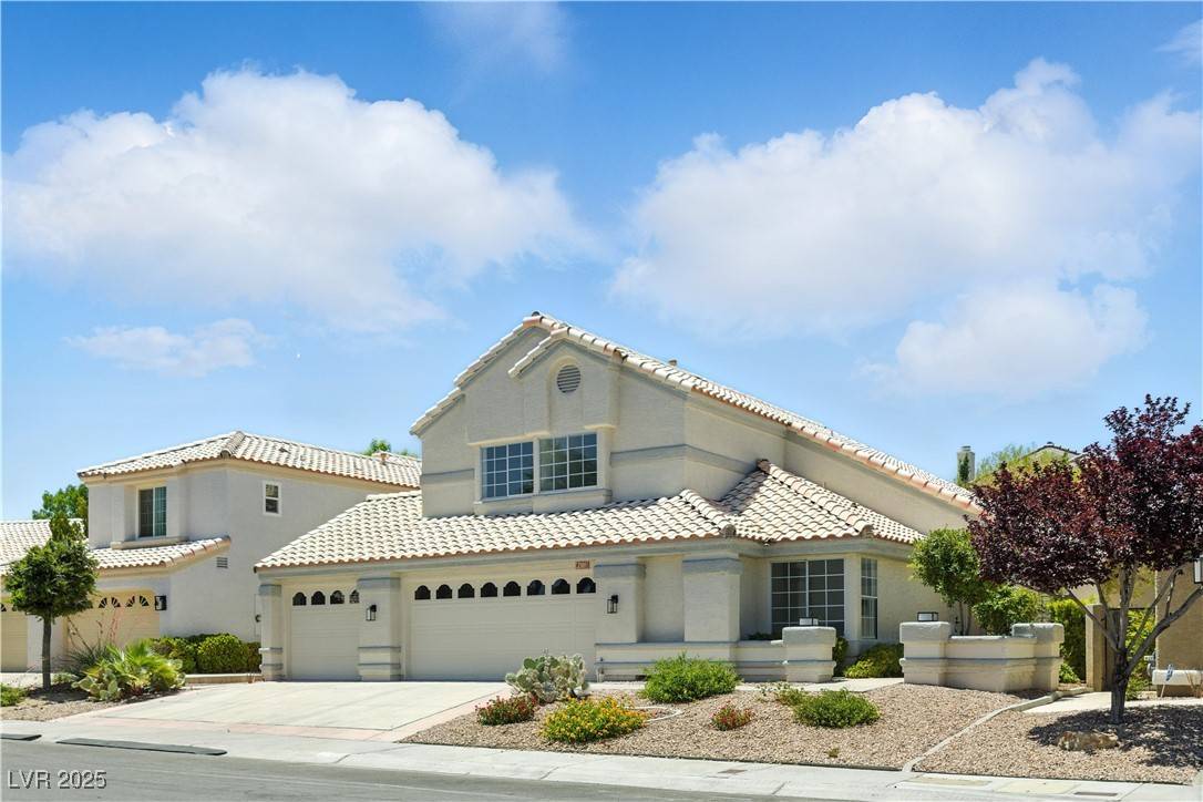 Las Vegas, NV 89117,2105 Madagascar LN