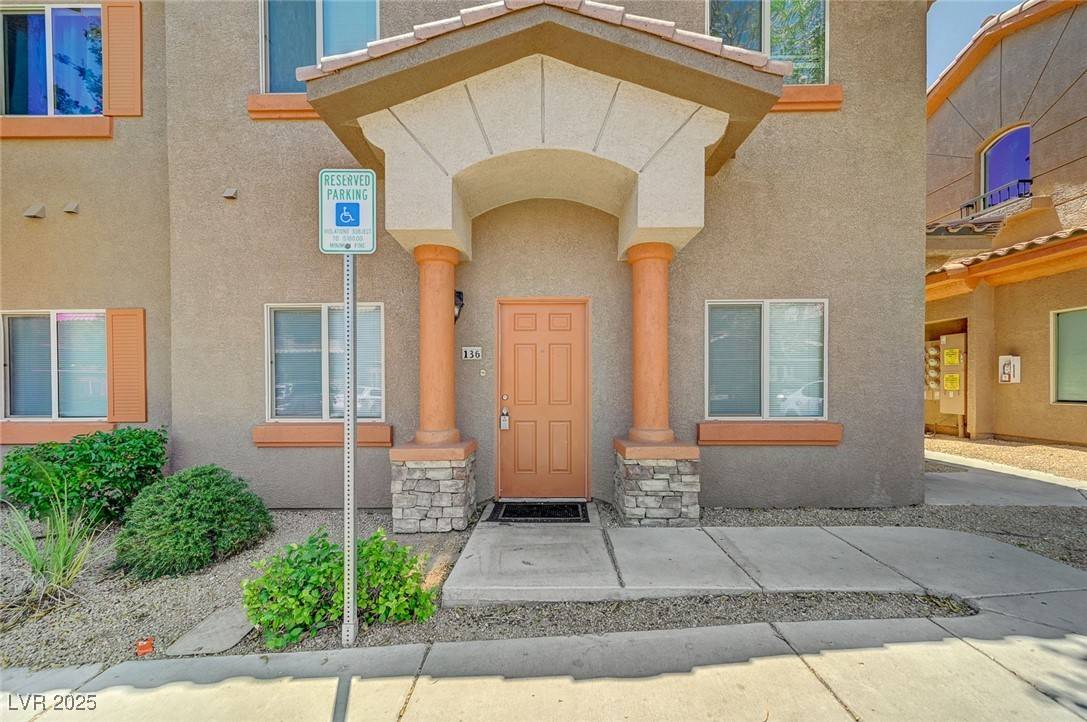 Las Vegas, NV 89113,7701 W Robindale RD #136