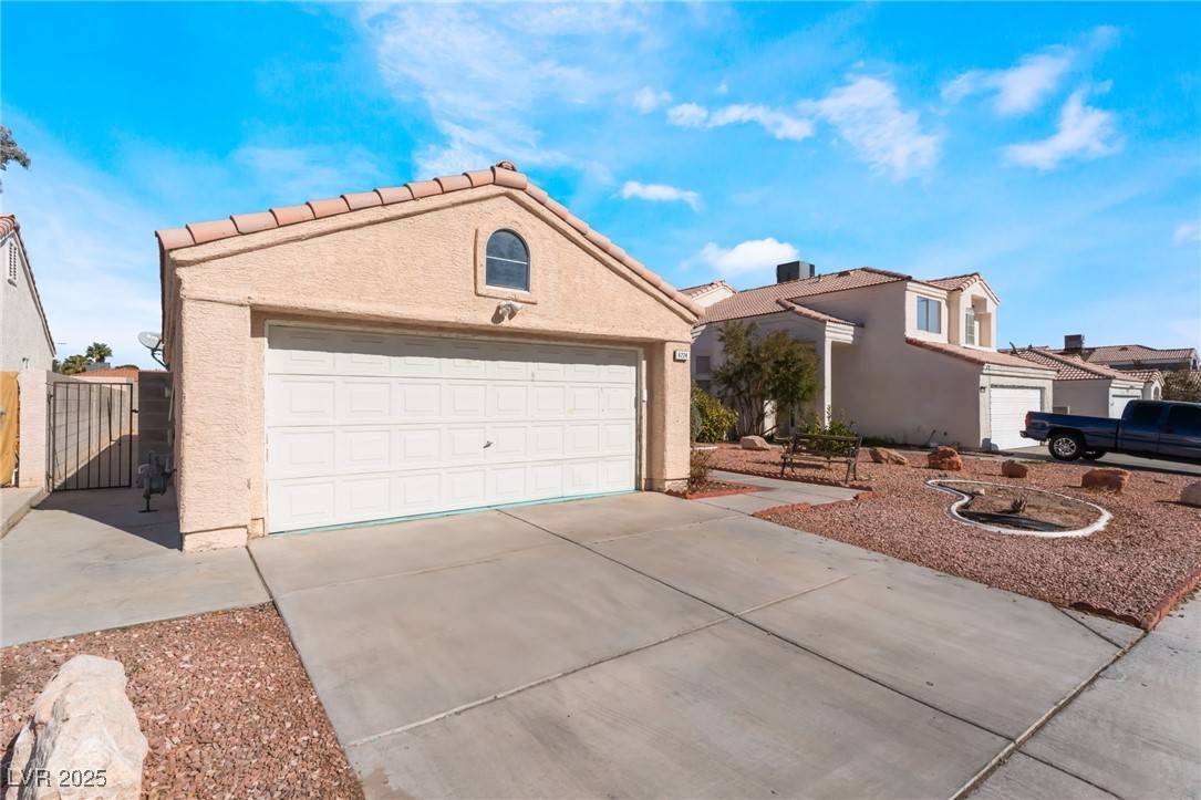 Las Vegas, NV 89108,6224 Mandarin DR
