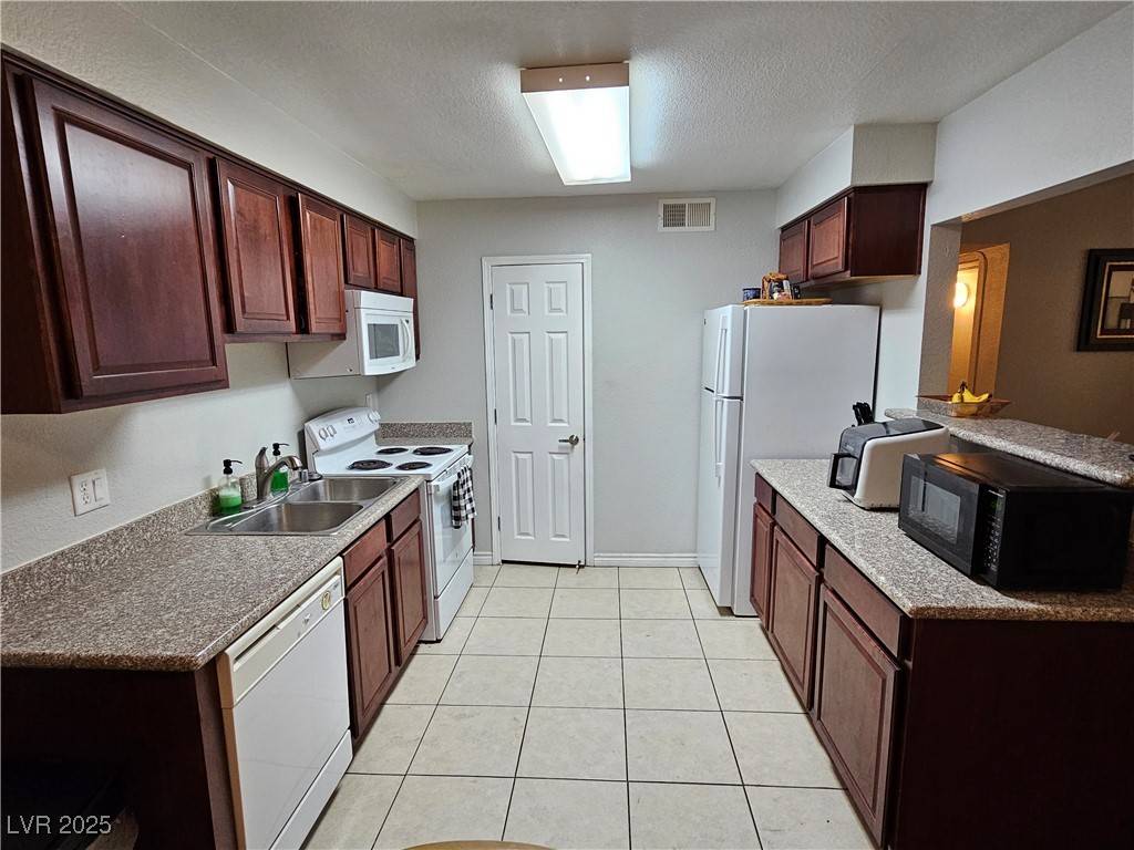 Las Vegas, NV 89108,2451 N Rainbow BLVD #1123