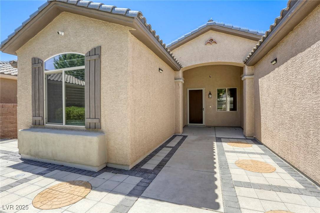 Las Vegas, NV 89122,5687 Golden Leaf AVE