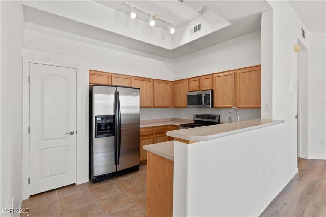 Las Vegas, NV 89129,3474 Desert Cliff ST #201