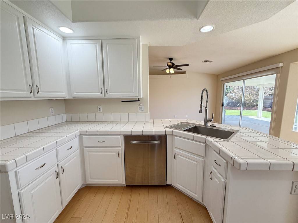 Las Vegas, NV 89129,3744 Crescent Canyon ST