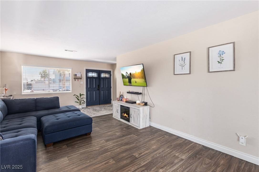 Las Vegas, NV 89145,824 Antigua ST