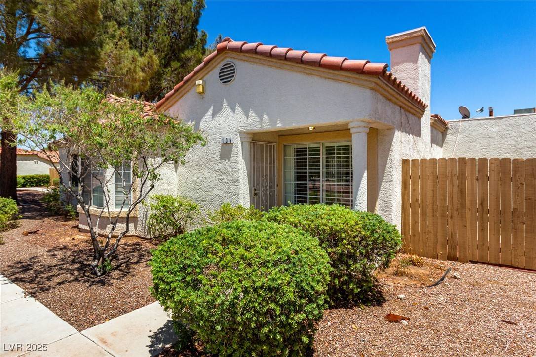 Las Vegas, NV 89108,5424 Geneive LN #105
