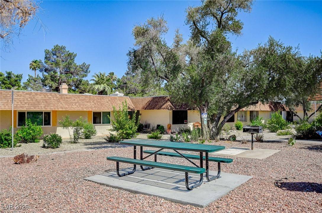 Las Vegas, NV 89121,2732 Heritage CT