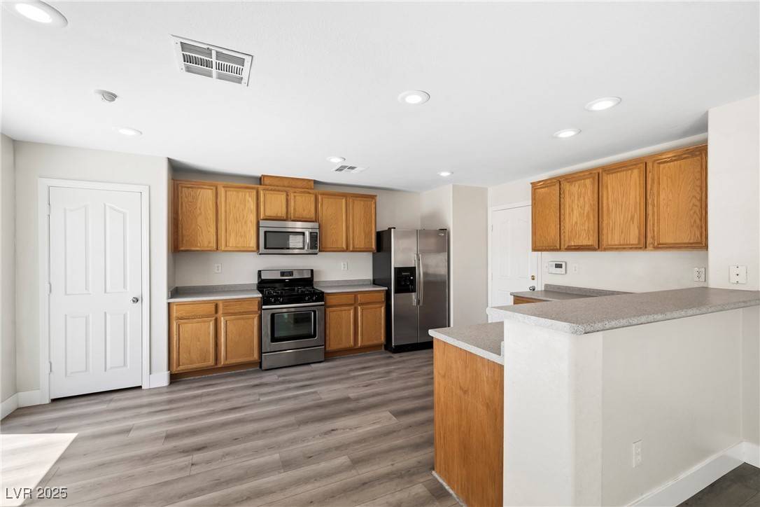 North Las Vegas, NV 89031,5824 Gemstone Peak ST