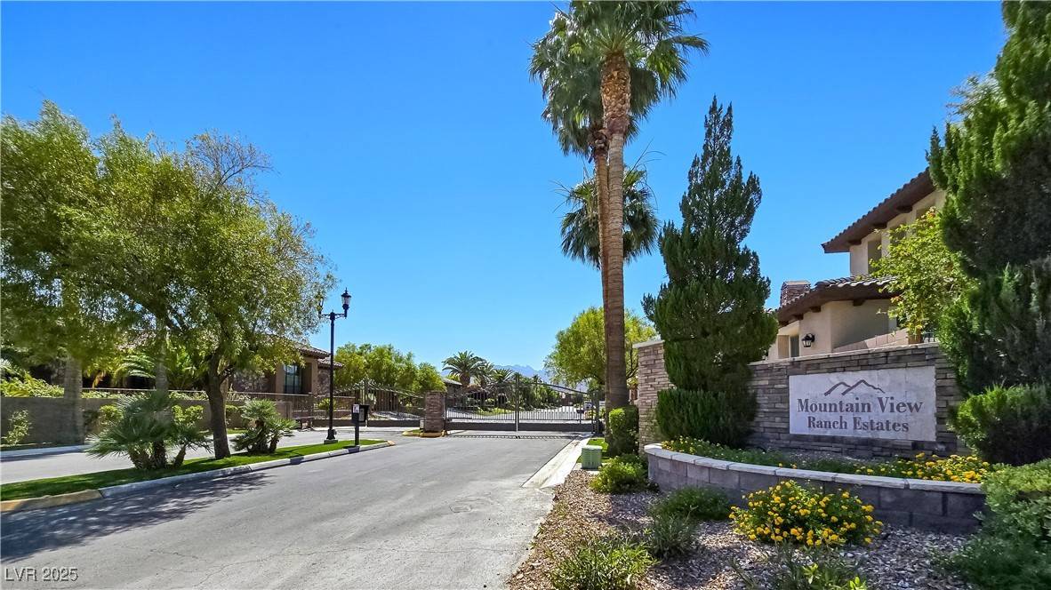 Las Vegas, NV 89129,8010 Palm Cove CT