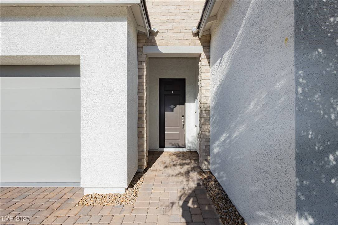 Las Vegas, NV 89166,8938 Skye Canyon Ranch ST
