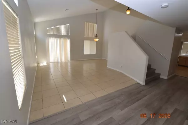 Las Vegas, NV 89145,8236 Golf Player AVE