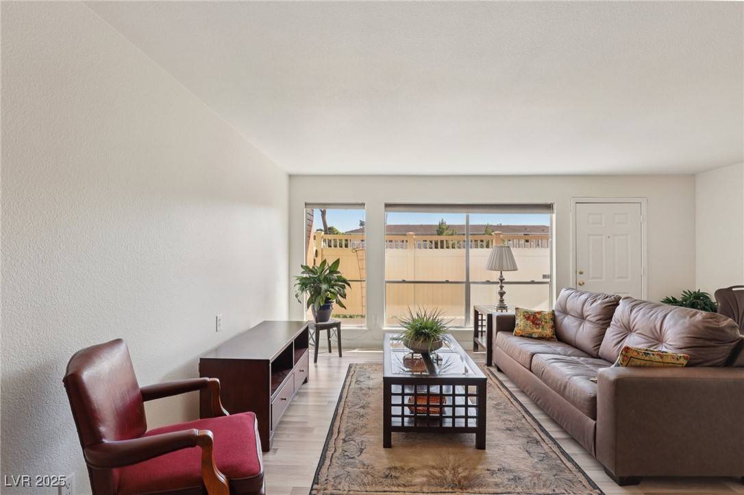 Las Vegas, NV 89109,2845 Loveland DR #3615