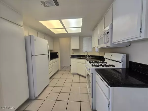Henderson, NV 89002,725 Brick DR