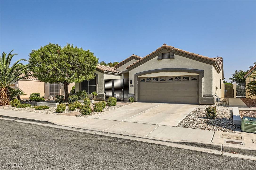 306 Lingering LN, Henderson, NV 89012