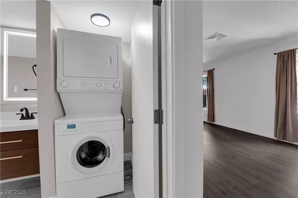 Las Vegas, NV 89119,3944 Visby LN