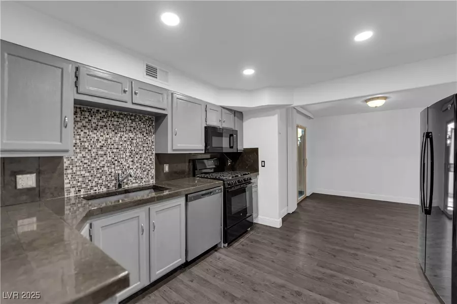 3944 Visby LN, Las Vegas, NV 89119