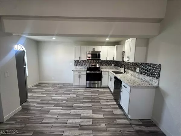 Las Vegas, NV 89103,3681 Melonies DR #29