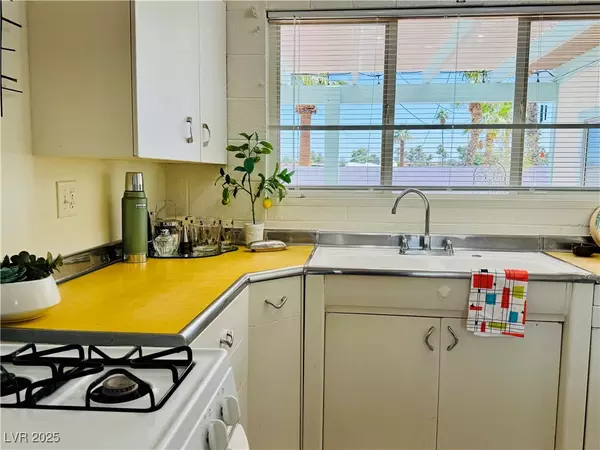 1610 Exley AVE, Las Vegas, NV 89104