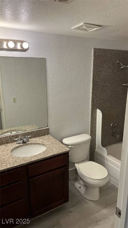 Las Vegas, NV 89117,2606 S Durango DR #142