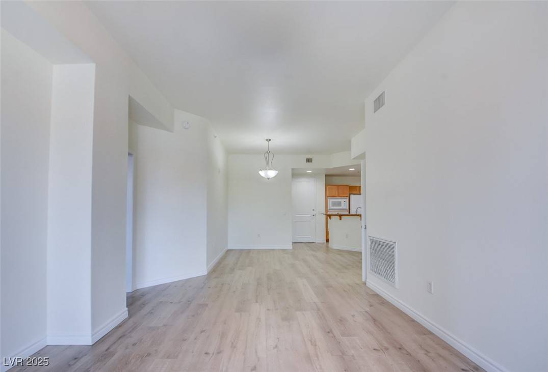 Las Vegas, NV 89123,23 E Agate AVE #207