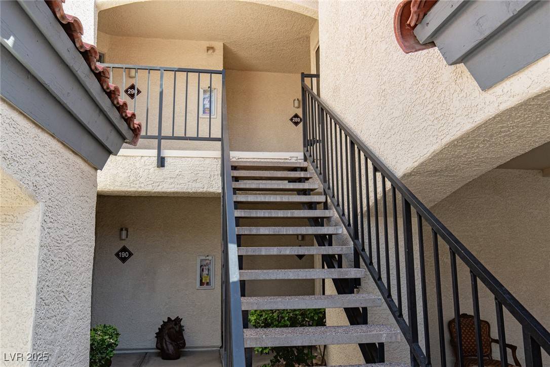 Las Vegas, NV 89117,8455 W Sahara Ave #289